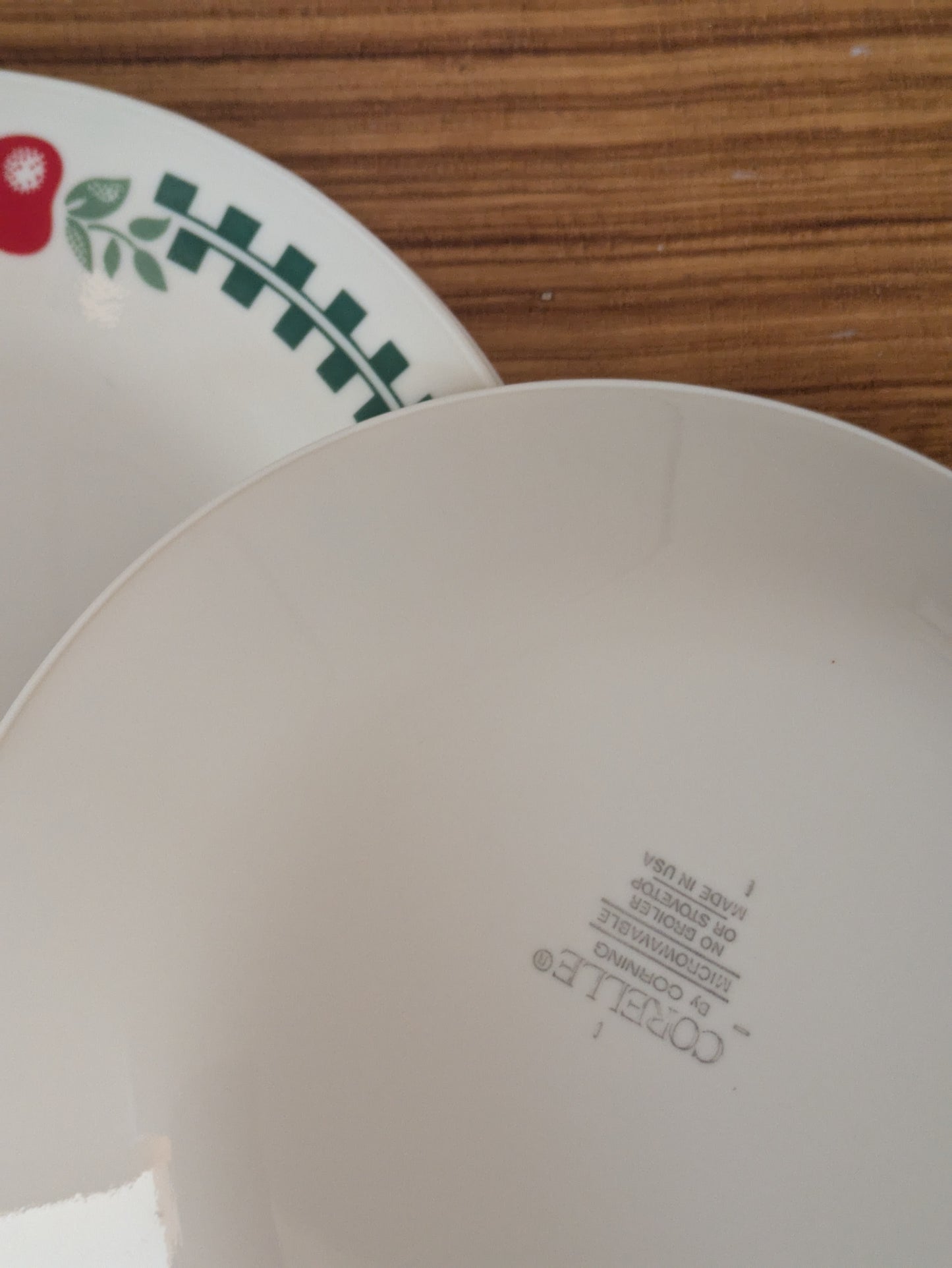 Corelle Farm Fresh 4 desert plate and 4 cereal bowls